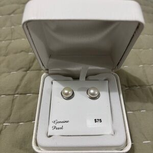 *NWT* Button Pearl Earrings